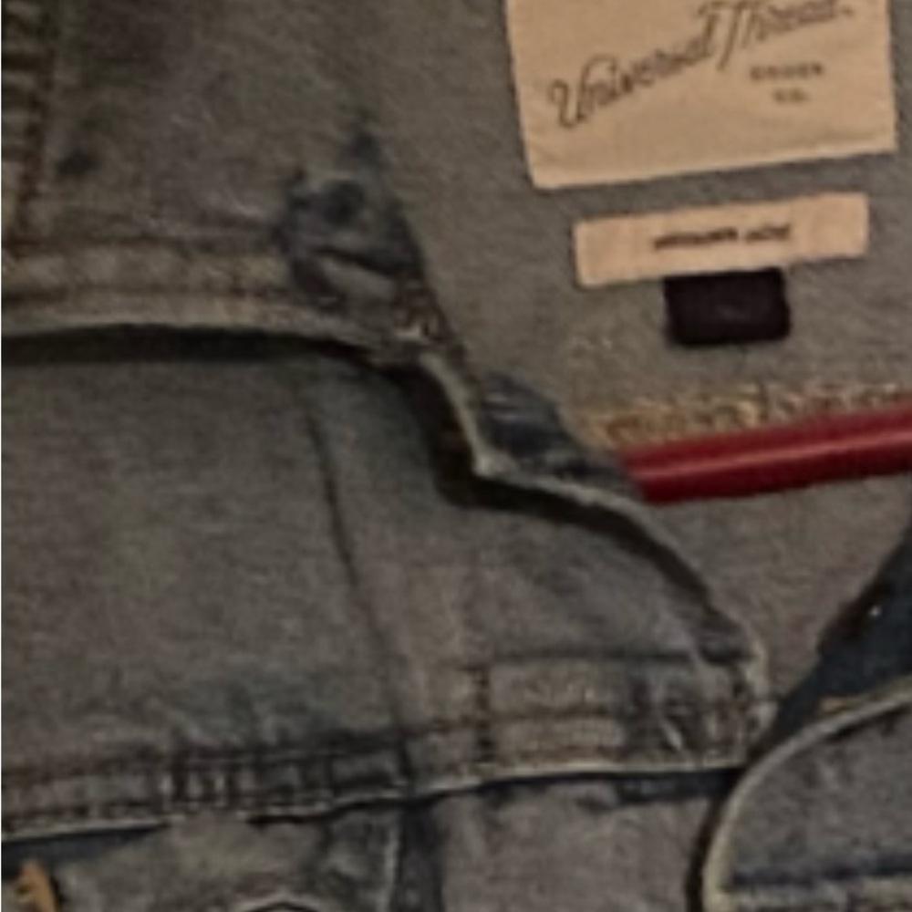 Vintage Threads Denim Jacket size small classic denim with a little stretch